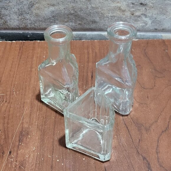 Vintage Clear Glass Collectible Bottles 3 Sided Set of 3 - Picture 5 of 12